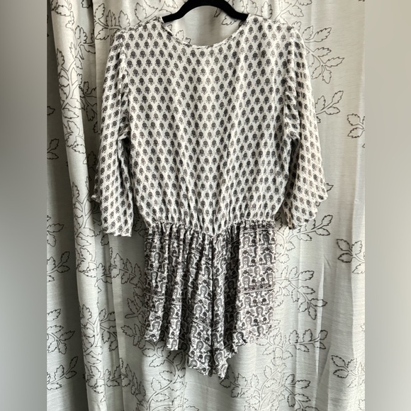 EUC Elan romper / coverup / jumpsuit. Size Medium. Only worn once. - Picture 6 of 7